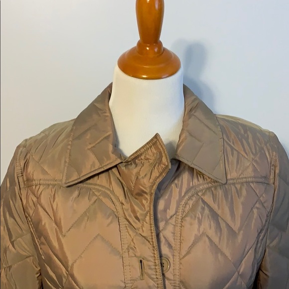 Loft gold thin puffer jacket size medium - Picture 2 of 6